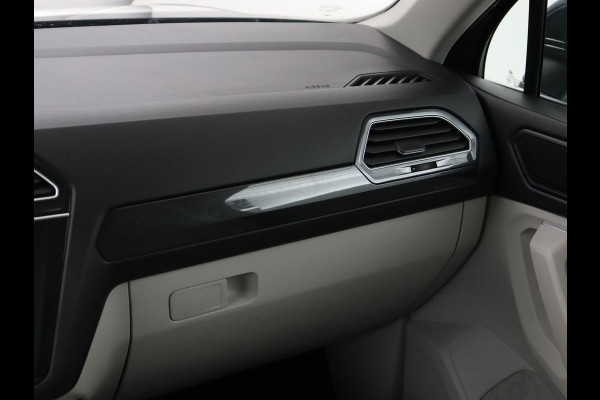 Volkswagen Tiguan 1.4 TSI eHybrid Life Business | SOH 93,8% | Panoramadak | Leder | Stoelverwarming | 360 Camera | Adaptive cruise | Virtual Cockpit | Carplay | Park Assist | Keyless | Navigatie | PHEV | Plug In