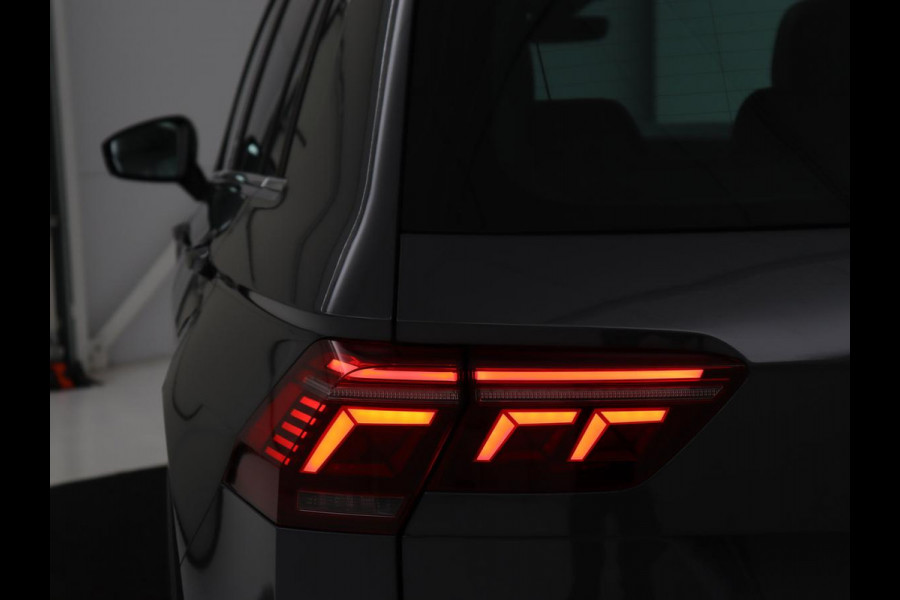 Volkswagen Tiguan 1.4 TSI eHybrid Life Business | SOH 93,8% | Panoramadak | Leder | Stoelverwarming | 360 Camera | Adaptive cruise | Virtual Cockpit | Carplay | Park Assist | Keyless | Navigatie | PHEV | Plug In