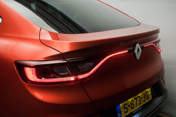 Renault Arkana 1.6 E-Tech Full Hybrid 145 Techno NL-auto [ Panoramadak Digitaal Dasboard Sfeerverlichting Trekhaak Carplay LED ]