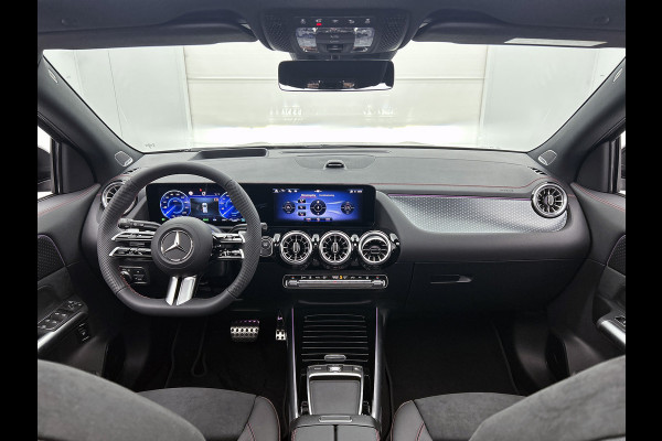 Mercedes-Benz EQA 250+ Business Solution AMG 71 kWh | Premium pakket | Nightpakket | Trekhaak | Panoramaschuifdak | Smartphone integratie | 360° camera | Sierdelen in Star Pattern | Burmester Surround Sound |