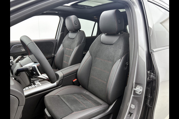 Mercedes-Benz EQA 250+ Business Solution AMG 71 kWh | Premium pakket | Nightpakket | Trekhaak | Panoramaschuifdak | Smartphone integratie | 360° camera | Sierdelen in Star Pattern | Burmester Surround Sound |