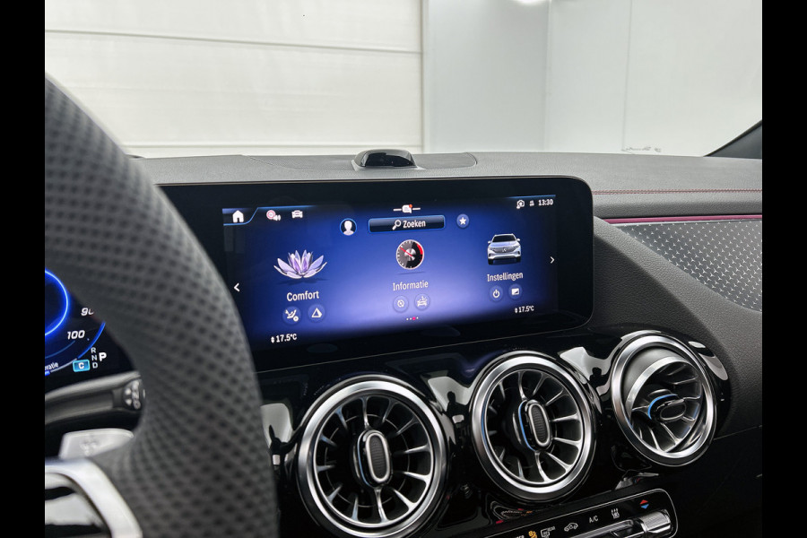 Mercedes-Benz EQA 250+ Business Solution AMG 71 kWh | Premium pakket | Nightpakket | Trekhaak | Panoramaschuifdak | Smartphone integratie | 360° camera | Sierdelen in Star Pattern | Burmester Surround Sound |