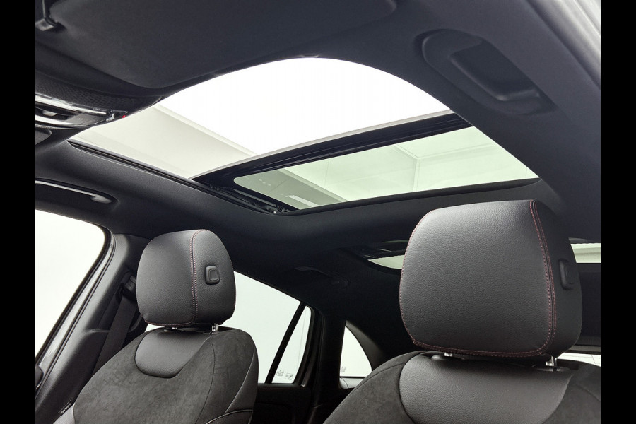 Mercedes-Benz EQA 250+ Business Solution AMG 71 kWh | Premium pakket | Nightpakket | Trekhaak | Panoramaschuifdak | Smartphone integratie | 360° camera | Sierdelen in Star Pattern | Burmester Surround Sound |