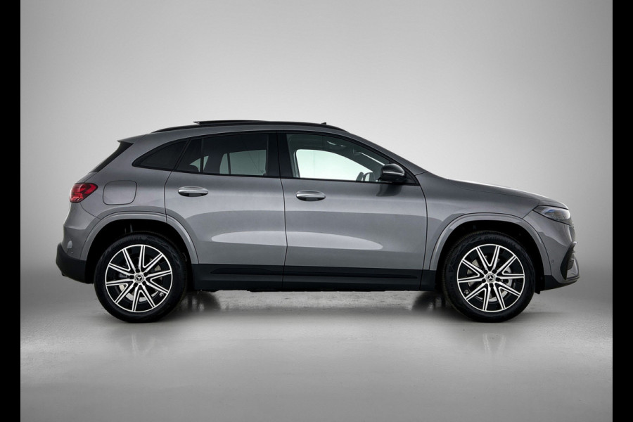 Mercedes-Benz EQA 250+ Business Solution AMG 71 kWh | Premium pakket | Nightpakket | Trekhaak | Panoramaschuifdak | Smartphone integratie | 360° camera | Sierdelen in Star Pattern | Burmester Surround Sound |