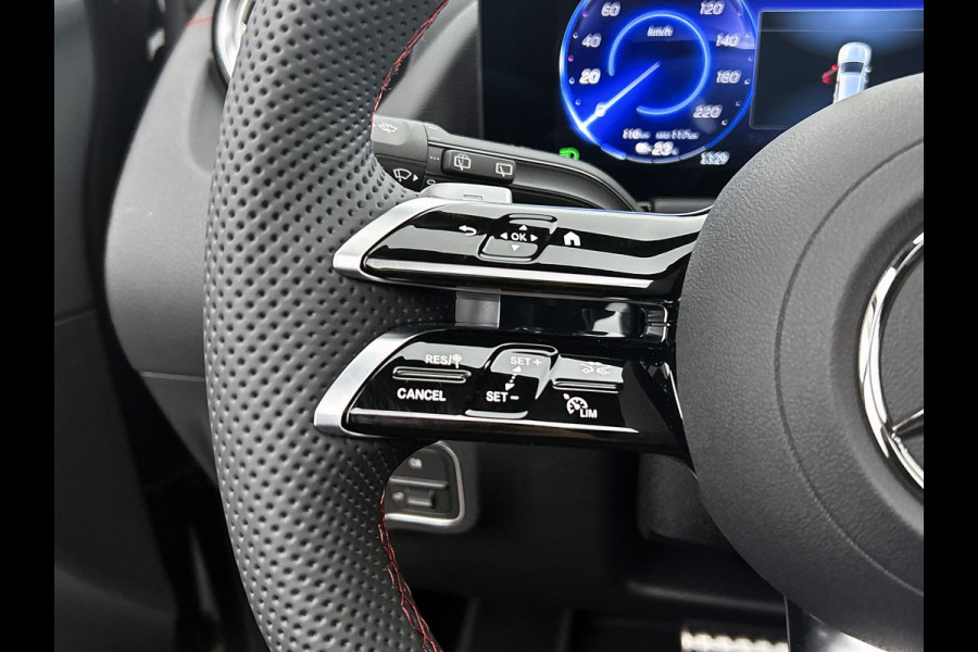 Mercedes-Benz EQA 250+ Business Solution AMG 71 kWh | Premium pakket | Nightpakket | Trekhaak | Panoramaschuifdak | Smartphone integratie | 360° camera | Sierdelen in Star Pattern | Burmester Surround Sound |