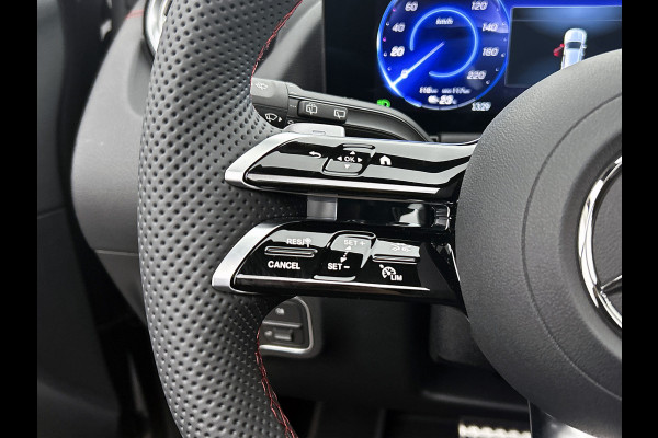 Mercedes-Benz EQA 250+ Business Solution AMG 71 kWh | Premium pakket | Nightpakket | Trekhaak | Panoramaschuifdak | Smartphone integratie | 360° camera | Sierdelen in Star Pattern | Burmester Surround Sound |