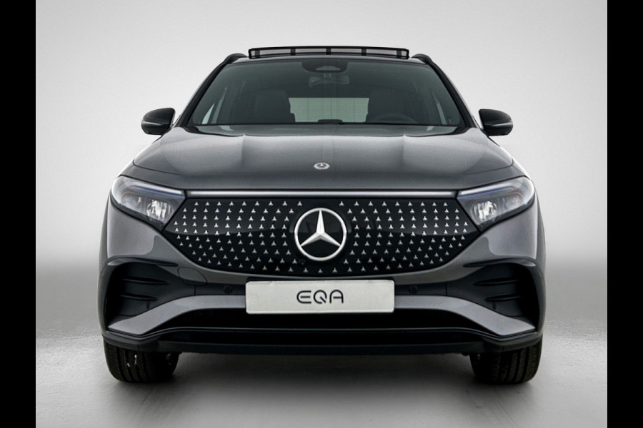 Mercedes-Benz EQA 250+ Business Solution AMG 71 kWh | Premium pakket | Nightpakket | Trekhaak | Panoramaschuifdak | Smartphone integratie | 360° camera | Sierdelen in Star Pattern | Burmester Surround Sound |