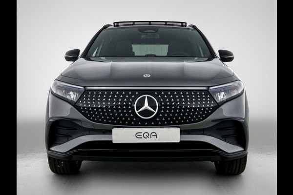 Mercedes-Benz EQA 250+ Business Solution AMG 71 kWh | Premium pakket | Nightpakket | Trekhaak | Panoramaschuifdak | Smartphone integratie | 360° camera | Sierdelen in Star Pattern | Burmester Surround Sound |