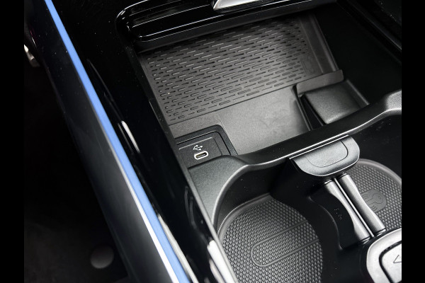 Mercedes-Benz EQA 250+ Business Solution AMG 71 kWh | Premium pakket | Nightpakket | Trekhaak | Panoramaschuifdak | Smartphone integratie | 360° camera | Sierdelen in Star Pattern | Burmester Surround Sound |