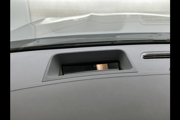 Mercedes-Benz EQA 250+ Business Solution AMG 71 kWh | Premium pakket | Nightpakket | Trekhaak | Panoramaschuifdak | Smartphone integratie | 360° camera | Sierdelen in Star Pattern | Burmester Surround Sound |