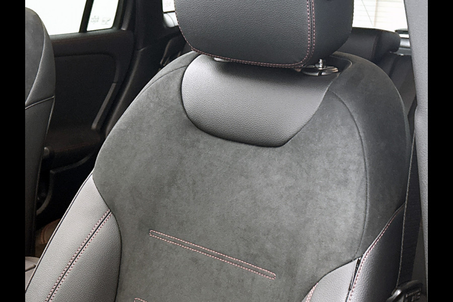 Mercedes-Benz EQA 250+ Business Solution AMG 71 kWh | Premium pakket | Nightpakket | Trekhaak | Panoramaschuifdak | Smartphone integratie | 360° camera | Sierdelen in Star Pattern | Burmester Surround Sound |