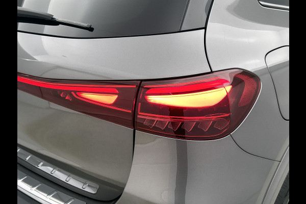 Mercedes-Benz EQA 250+ Business Solution AMG 71 kWh | Premium pakket | Nightpakket | Trekhaak | Panoramaschuifdak | Smartphone integratie | 360° camera | Sierdelen in Star Pattern | Burmester Surround Sound |