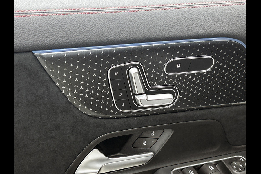 Mercedes-Benz EQA 250+ Business Solution AMG 71 kWh | Premium pakket | Nightpakket | Trekhaak | Panoramaschuifdak | Smartphone integratie | 360° camera | Sierdelen in Star Pattern | Burmester Surround Sound |