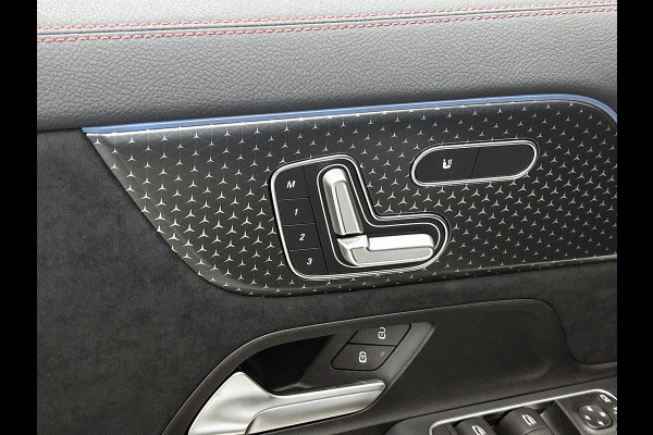 Mercedes-Benz EQA 250+ Business Solution AMG 71 kWh | Premium pakket | Nightpakket | Trekhaak | Panoramaschuifdak | Smartphone integratie | 360° camera | Sierdelen in Star Pattern | Burmester Surround Sound |