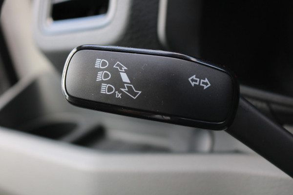 Volkswagen Crafter 2.0 TDI 177pk L3 H3 Automaat Airco Navigatie Apple Carplay Camera