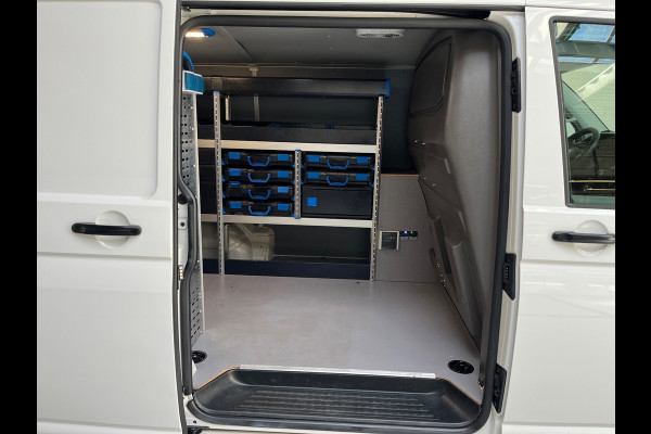 Volkswagen Transporter Automaat DSG Servicewagen 2.0 TDI 150PK euro6 L1H1 Sortimo Inrichting, V230 Omvormer, RIJKLAARPRIJS!