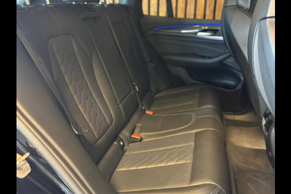BMW X3 M / 360 Camera / H/K / HUD / Keyless / Stuurverwarming