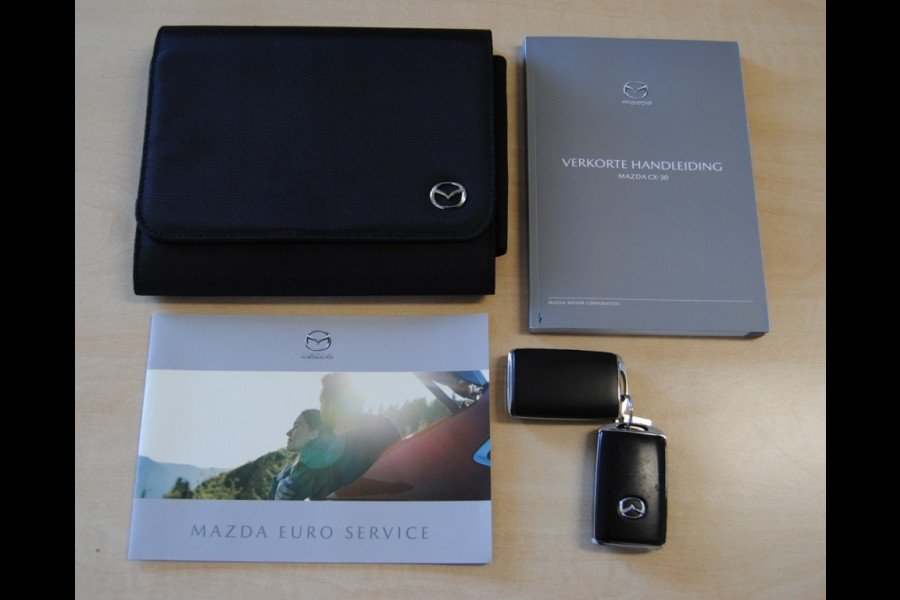 Mazda CX-30 2.0 eSA-X Sportive | Trekhaak | Carplay | Automaat | Stoelverwar