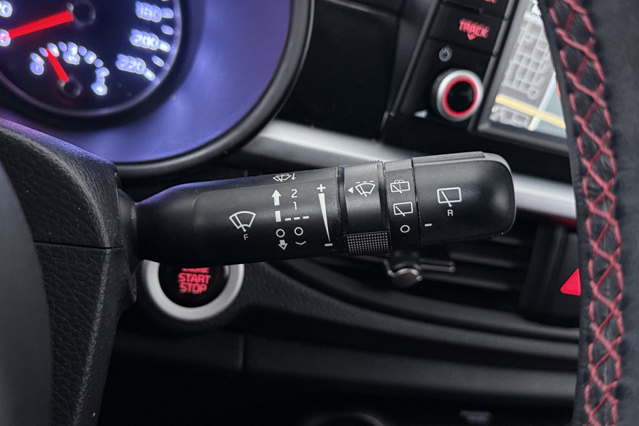 Kia Picanto 1.0 T-GDI GT-Line (NAVIGATIE, CARPLAY, CAMERA, CLIMA, STOEL-/STUURVERWARMING, LEDER, XENON)