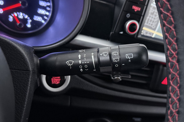 Kia Picanto 1.0 T-GDI GT-Line (NAVIGATIE, CARPLAY, CAMERA, CLIMA, STOEL-/STUURVERWARMING, LEDER, XENON)