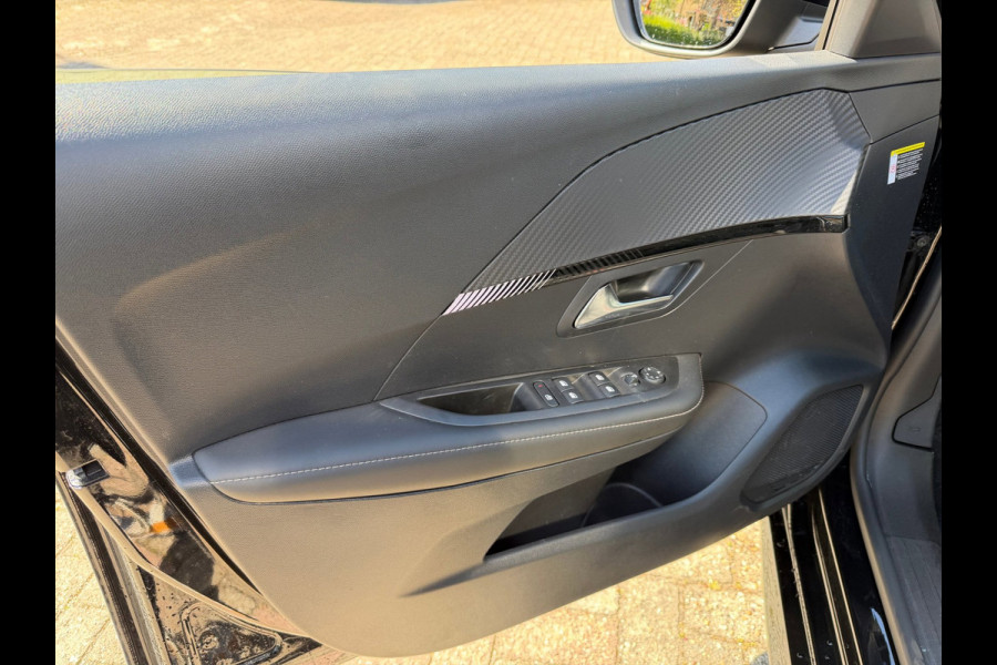 Peugeot 208 Peugeot 208 1.2 PureTech 100 Allure Navi / Camera V&A / Dodehoek / P-sensoren / APP connect
