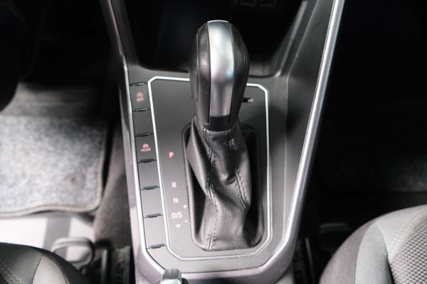 Volkswagen Polo 1.0 TSI Highline R-Line Automaat - N.A.P. Airco, Cruise, Virtual Display, Carmera, Carplay, Navi.