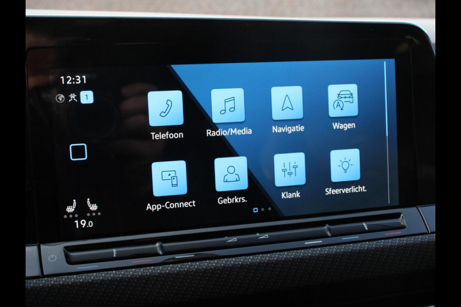 Volkswagen Golf 1.5 eTSI 150pk DSG R-Line Panorama dak Navigatie Apple Carplay/Android Auto Climate Control Camera Dab Extra Getint Glas Adaptive Cruise Control Virtual Cockpit Lichtmetalen Velgen