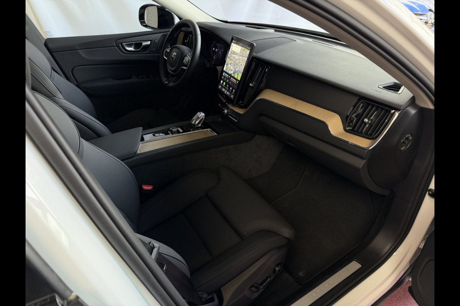 Volvo XC60 2.0 T6 AWD ULTRA DARK NW MODEL ELEK.TREKHAAK HARMAN KARDON HEADUP 360.CAM LEER SCHUIFDAK PHEV Plug in Hybrid ✅ Top Auto's Wijchen ,  Altijd een Ruim aanbod van Volvo's i  BUSINESS / CORE / BRIGHT / DARK / ULTRA DARK / PLUS DARK / BLACK EDITION  / ESSENTIAL / T6 / T8 ✅