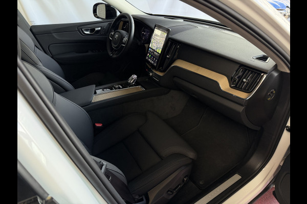 Volvo XC60 2.0 T6 AWD ULTRA DARK NW MODEL ELEK.TREKHAAK HARMAN KARDON HEADUP 360.CAM LEER SCHUIFDAK PHEV Plug in Hybrid ✅ Top Auto's Wijchen ,  Altijd een Ruim aanbod van Volvo's i  BUSINESS / CORE / BRIGHT / DARK / ULTRA DARK / PLUS DARK / BLACK EDITION  / ESSENTIAL / T6 / T8 ✅