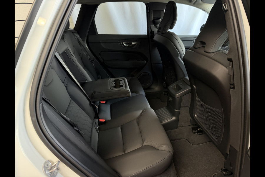 Volvo XC60 2.0 T6 AWD ULTRA DARK NW MODEL ELEK.TREKHAAK HARMAN KARDON HEADUP 360.CAM LEER SCHUIFDAK PHEV Plug in Hybrid ✅ Top Auto's Wijchen ,  Altijd een Ruim aanbod van Volvo's i  BUSINESS / CORE / BRIGHT / DARK / ULTRA DARK / PLUS DARK / BLACK EDITION  / ESSENTIAL / T6 / T8 ✅