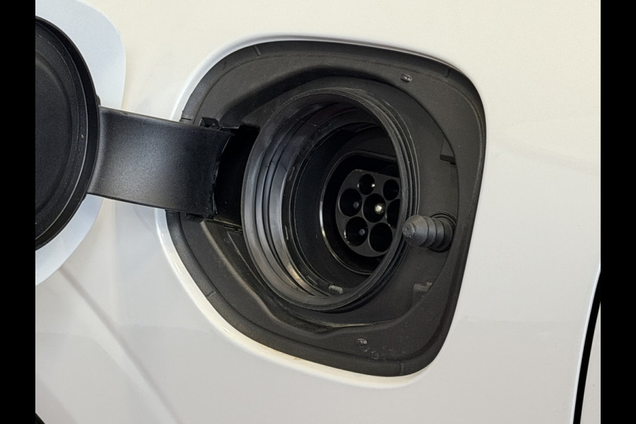Volvo XC60 2.0 T6 AWD ULTRA DARK NW MODEL ELEK.TREKHAAK HARMAN KARDON HEADUP 360.CAM LEER SCHUIFDAK PHEV Plug in Hybrid ✅ Top Auto's Wijchen ,  Altijd een Ruim aanbod van Volvo's i  BUSINESS / CORE / BRIGHT / DARK / ULTRA DARK / PLUS DARK / BLACK EDITION  / ESSENTIAL / T6 / T8 ✅