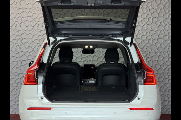 Volvo XC60 2.0 T6 AWD ULTRA DARK NW MODEL ELEK.TREKHAAK HARMAN KARDON HEADUP 360.CAM LEER SCHUIFDAK PHEV Plug in Hybrid ✅ Top Auto's Wijchen ,  Altijd een Ruim aanbod van Volvo's i  BUSINESS / CORE / BRIGHT / DARK / ULTRA DARK / PLUS DARK / BLACK EDITION  / ESSENTIAL / T6 / T8 ✅