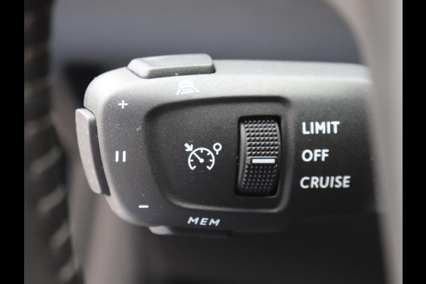 Peugeot 208 1.2 PureTech 101pk Allure Pack Navigatie Apple Carplay/Android Auto Climate Control Digitale Cockpit Parkeer sensoren