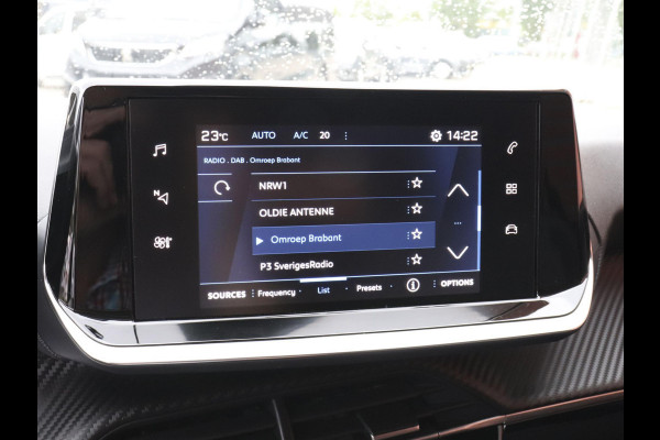 Peugeot 208 1.2 PureTech 101pk Allure Pack Navigatie Apple Carplay/Android Auto Climate Control Digitale Cockpit Parkeer sensoren