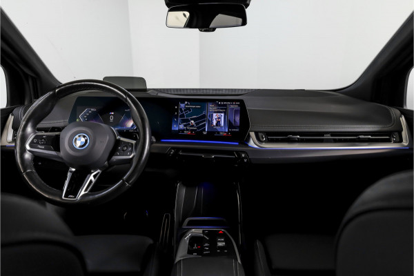 BMW 2 Serie Active Tourer 225e xDrive 245 PK M-Sport - Automaat Org. NL | S/K-Panodak | Shadow Line | Innovation Pakket | Dig. Cockpit | Adapt. Cruise | 360 Camera | NAV + App. Connect | ECC | Elek. Klep | Elek. Trekhaak | LM19" |