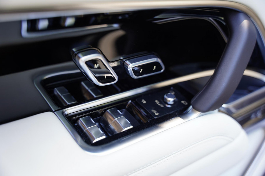 Land Rover Range Rover P 550 E Autobiography Perlino Leder / Meridian Signature / Elekt. Trekhaak