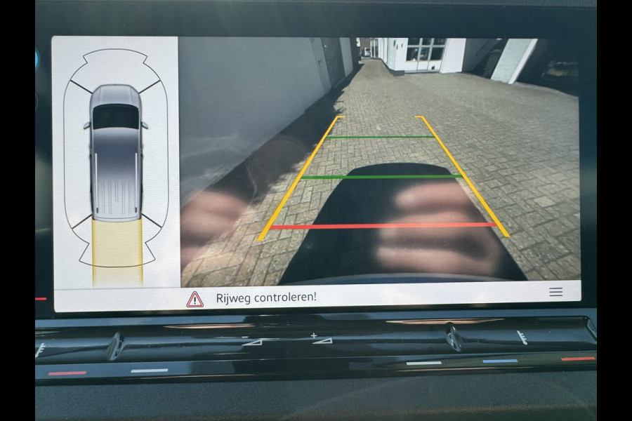 Volkswagen Caddy Maxi 1.5 TSI 7p Automaat Cruise Clima Camera + PDC V+A Trekhaak Carplay Dab+