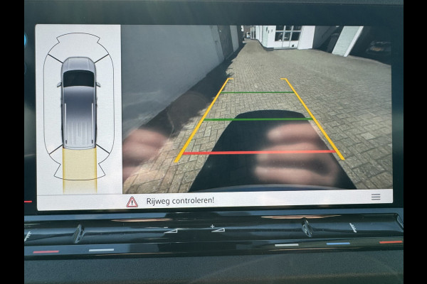 Volkswagen Caddy Maxi 1.5 TSI 7p Automaat Cruise Clima Camera + PDC V+A Trekhaak Carplay Dab+