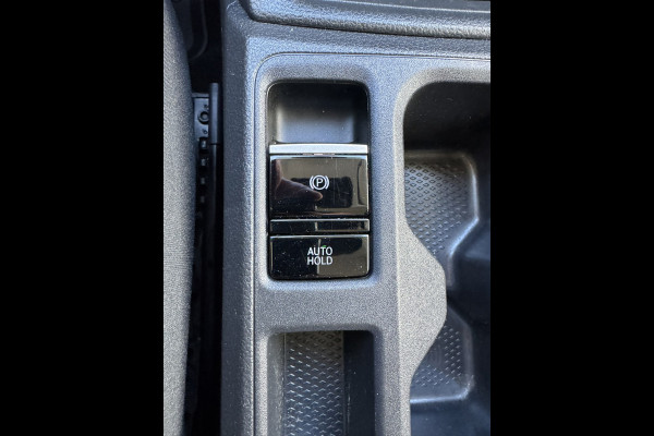 Volkswagen Caddy Maxi 1.5 TSI 7p Automaat Cruise Clima Camera + PDC V+A Trekhaak Carplay Dab+
