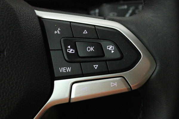 Volkswagen Golf 1.5 TSI Style (CARPLAY, CAMERA, MASSAGE STOELEN, ADAPTIVE CRUISE, CARPLAY, GOED ONDERHOUDEN)