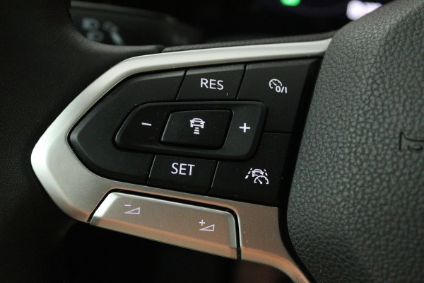 Volkswagen Golf 1.5 TSI Style (CARPLAY, CAMERA, MASSAGE STOELEN, ADAPTIVE CRUISE, CARPLAY, GOED ONDERHOUDEN)