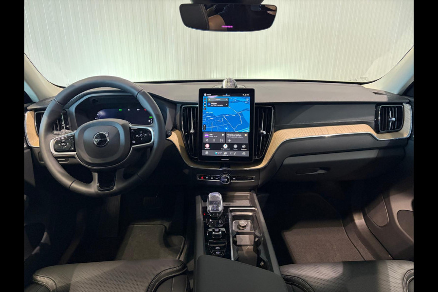 Volvo XC60 T6 Aut. Ultra Dark Luchtvering 360camera Stoelverwarming 350pk