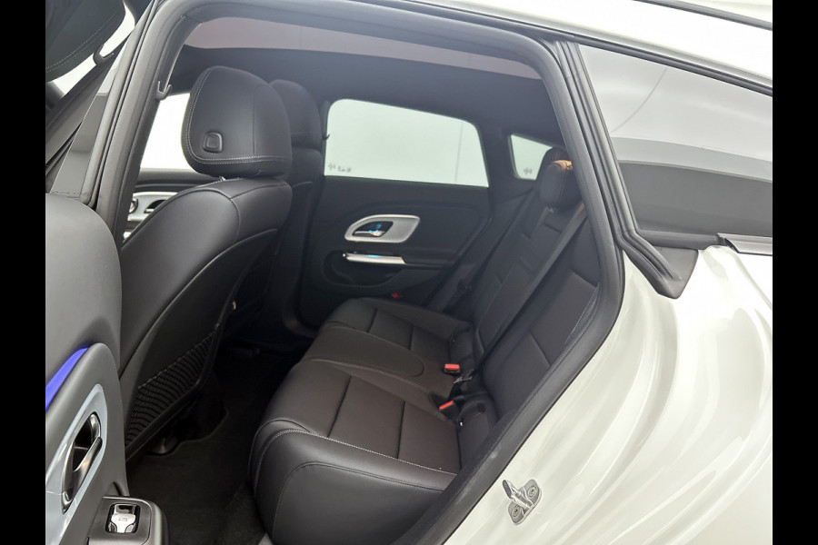 Mercedes-Benz CLA-Klasse Shooting Brake 200 Business Solution AMG 58 kWh | Premium Pakket | Winterpakket | Nightpakket | Trekhaak | MBUX Augmented Reality navigatie | Smartphone integratie | Vast panoramadak | Massagefunctie | Warmtewerend, donkergetint glas |