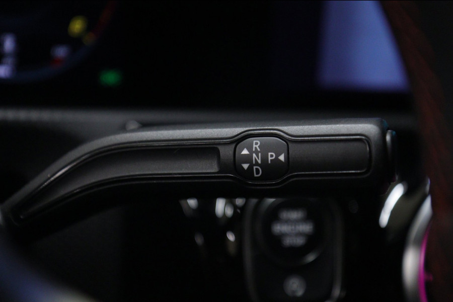 Mercedes-Benz A-Klasse 200 Business Solution AMG Pano/Carplay/Sfeerver/Acc/Stoelver/Cam/VOL