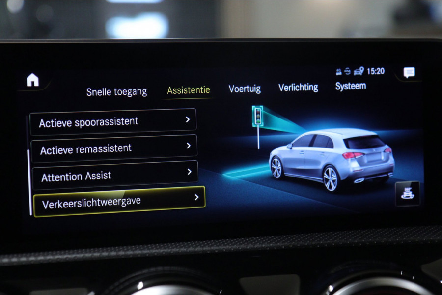 Mercedes-Benz A-Klasse 200 Business Solution AMG Pano/Carplay/Sfeerver/Acc/Stoelver/Cam/VOL