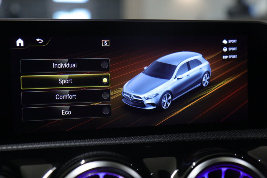 Mercedes-Benz A-Klasse 200 Business Solution AMG Pano/Carplay/Sfeerver/Acc/Stoelver/Cam/VOL