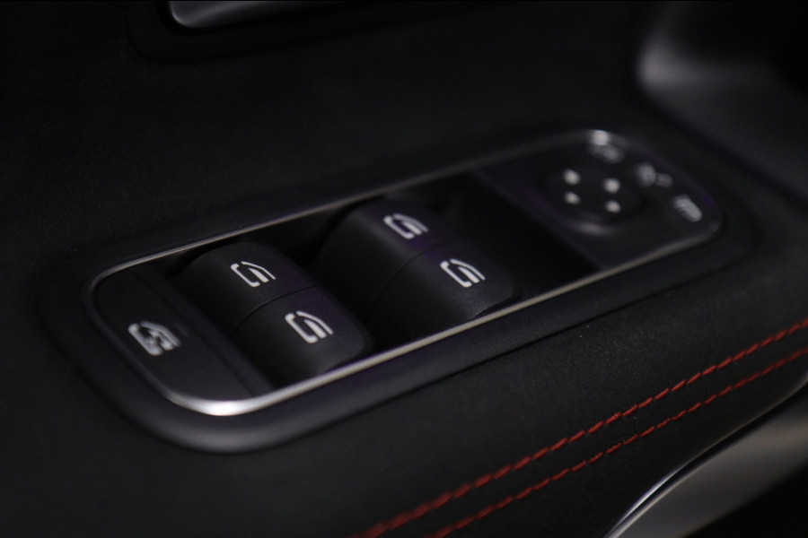 Mercedes-Benz A-Klasse 200 Business Solution AMG Pano/Carplay/Sfeerver/Acc/Stoelver/Cam/VOL