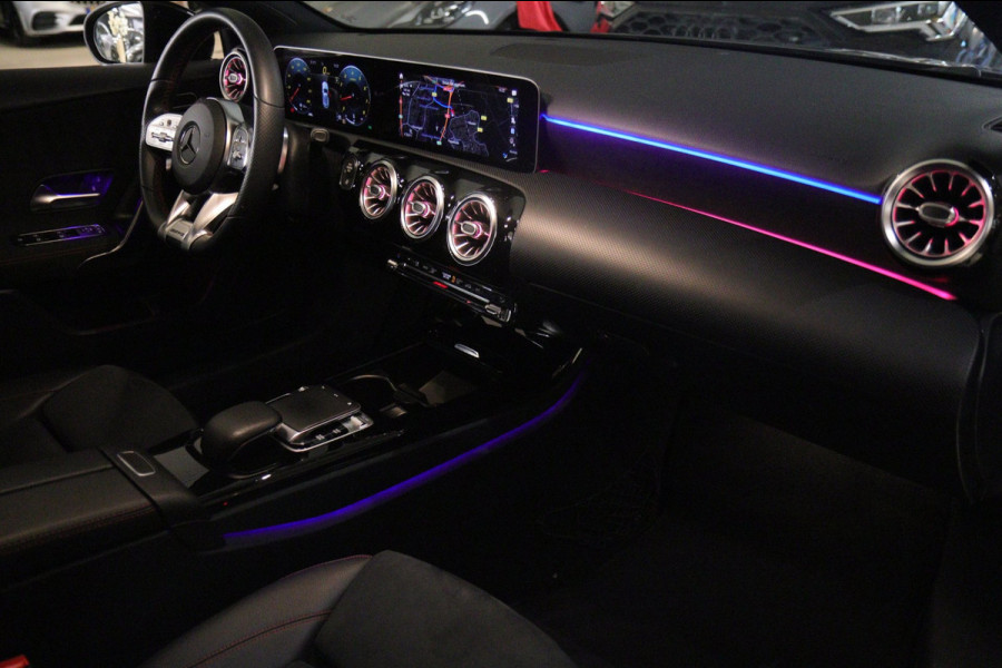 Mercedes-Benz A-Klasse 200 Business Solution AMG Pano/Carplay/Sfeerver/Acc/Stoelver/Cam/VOL