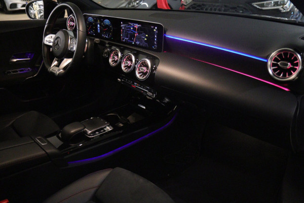 Mercedes-Benz A-Klasse 200 Business Solution AMG Pano/Carplay/Sfeerver/Acc/Stoelver/Cam/VOL