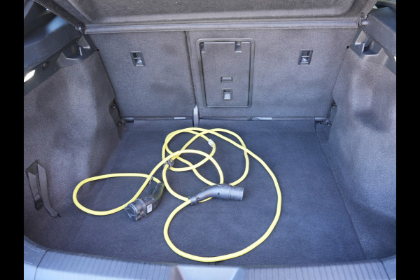 Volkswagen ID.4 Pro 77 kWh | Stoel/Stuurverwarming | Apple Carplay/Android Auto |